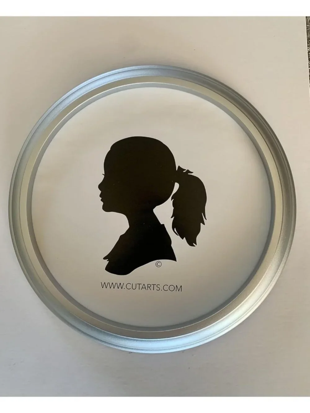 Elegant Round Silver 8